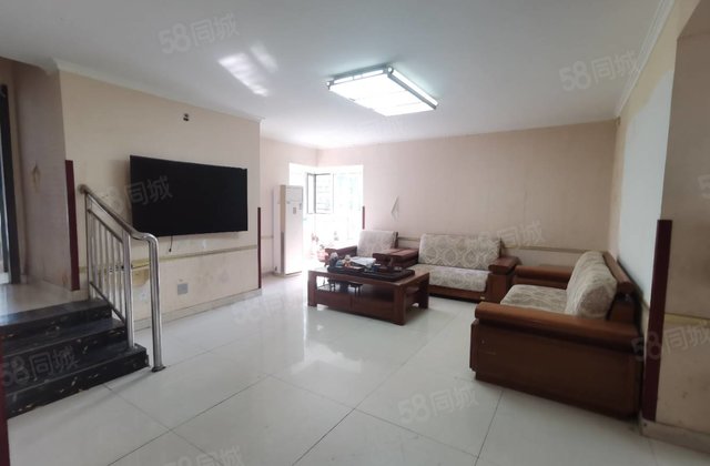 阿卡四期 一层孝心楼  三室两厅两卫 南北通透 免大税