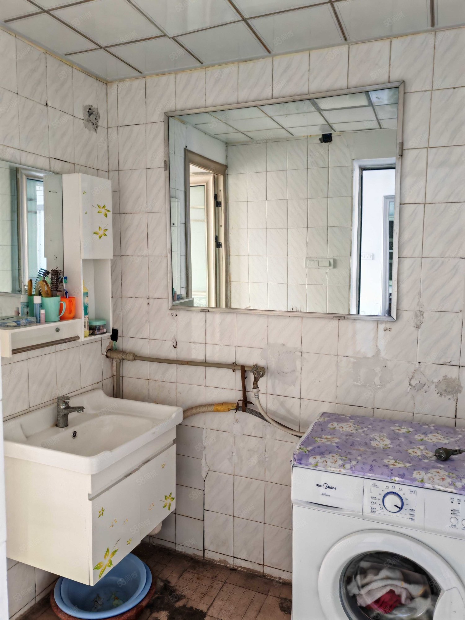 神鹰小区3室2厅1卫84㎡南北25万