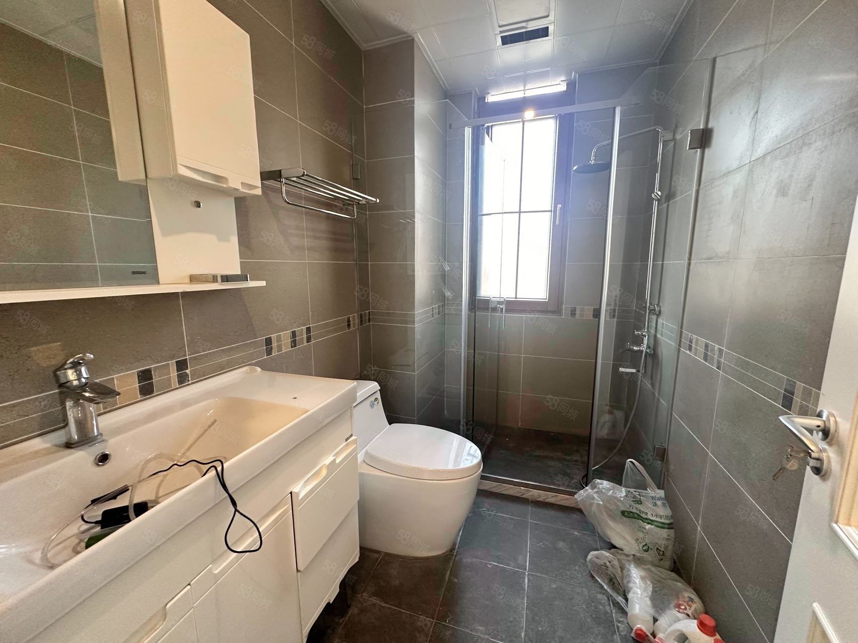 藍岸麗舍(別墅)8室3廳8衛(wèi)591.37㎡南北1380萬