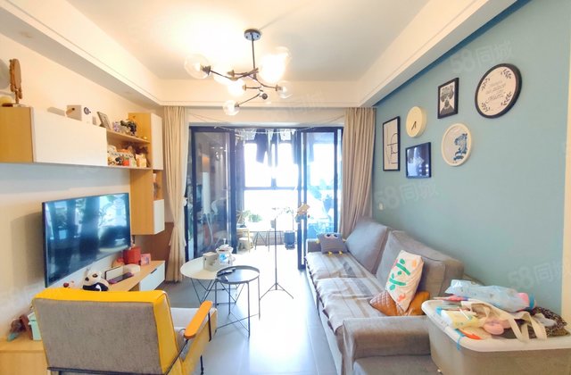 中德英伦联邦(C区)2室2厅85.8㎡150万二手房图片