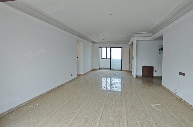 开发区次新房 5室大平层 国岳府 清水湾 带双车位 随时看房