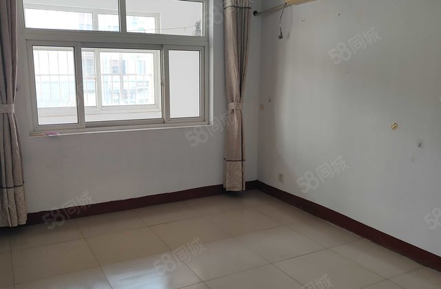 楼层二楼，紧邻北顺  ，三中中学，，运河景区，送车位，