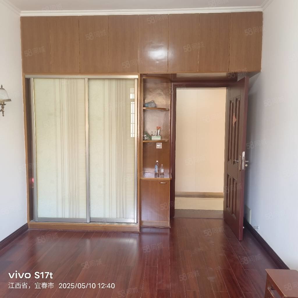 金鼎商业街小区3室2厅2卫130㎡南北80万