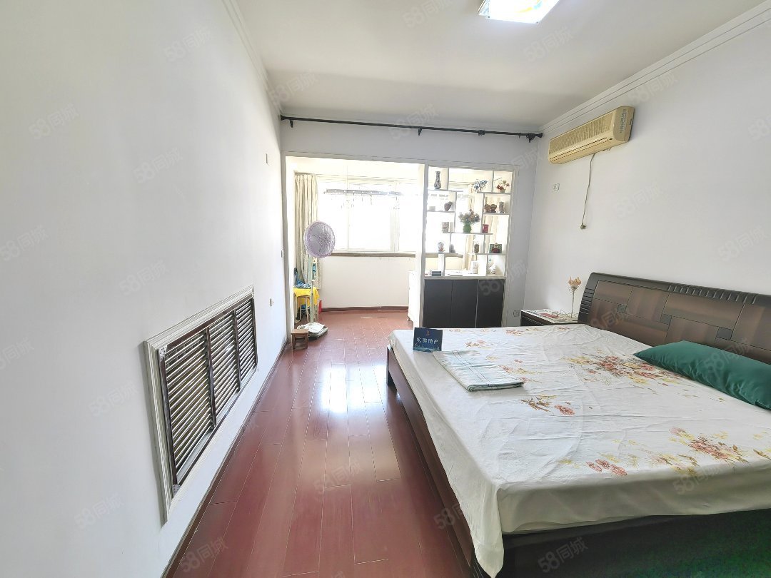 自然巷家天下小区3室2厅2卫138㎡南北46万