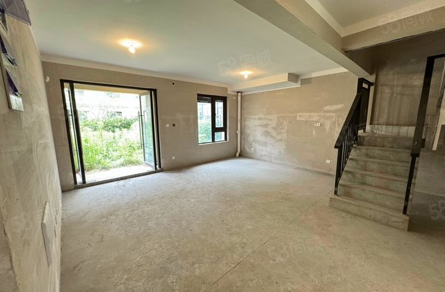 首府壹号5室2厅185㎡220万二手房图片