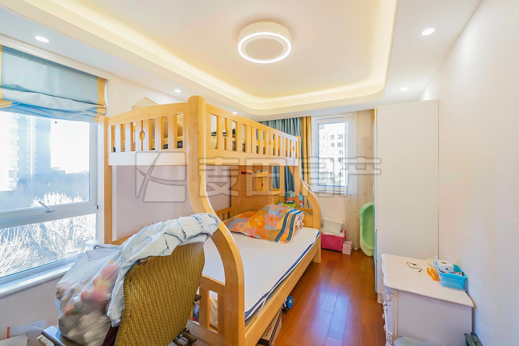 國風上觀4室2廳2衛(wèi)196.4㎡南北1350萬