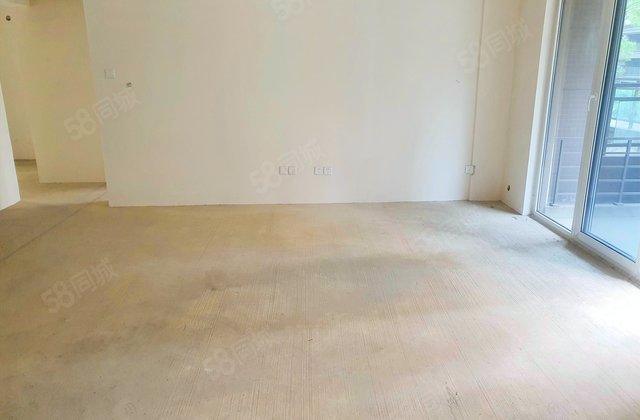 听湖九园3室2厅112㎡110万二手房图片