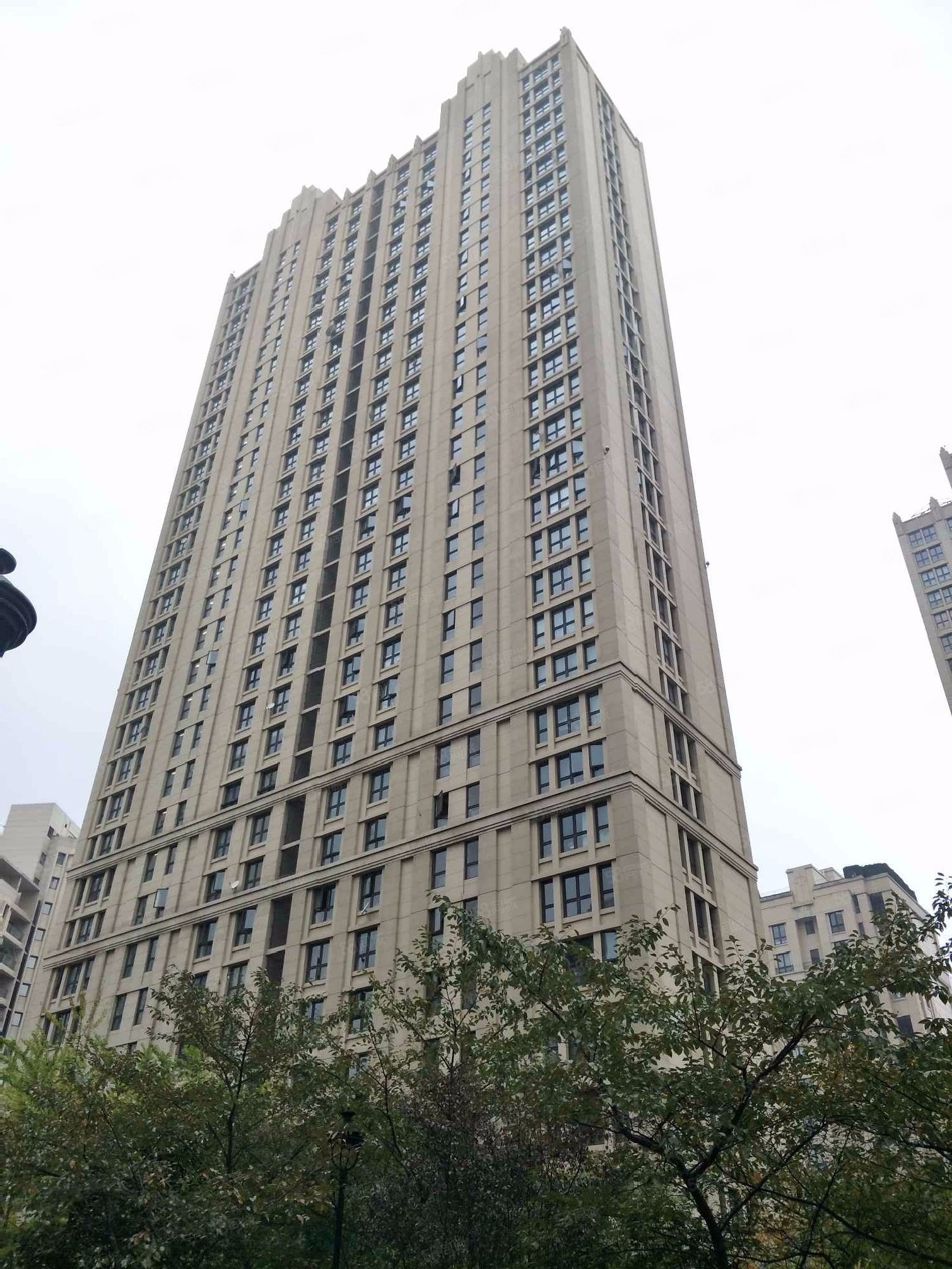 翠湖天地御苑3室2厅2卫187㎡北3980万