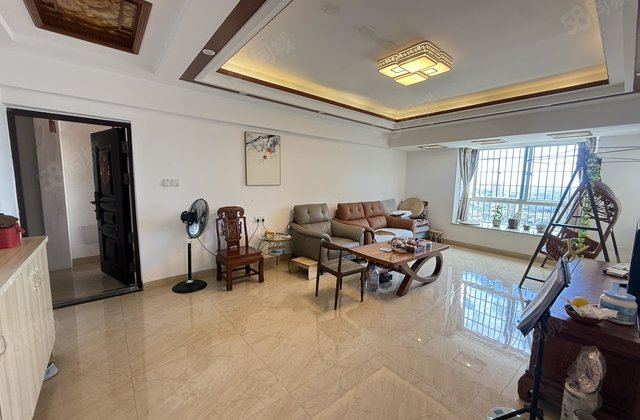 后度小区3室2厅133.39㎡125万二手房图片