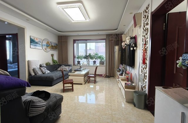 万达附近 信合花苑 铁投电梯地暖房 边户 有车位储藏室精装