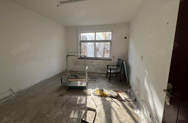 市医院边，泊庄颐和园，王口小区，一楼带院子 北顺