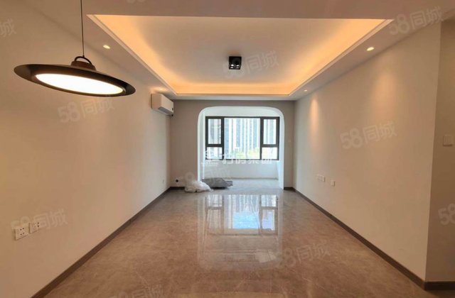 新一中！翰林天悦，送车位，三叶草户型，精装修未住急售看房方便