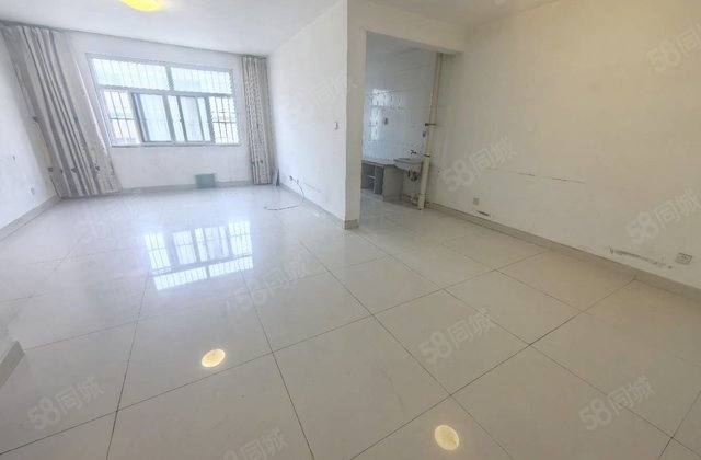 兴华路法院旁边 光岳花园对过 巡防大队家属院 电梯无遮挡