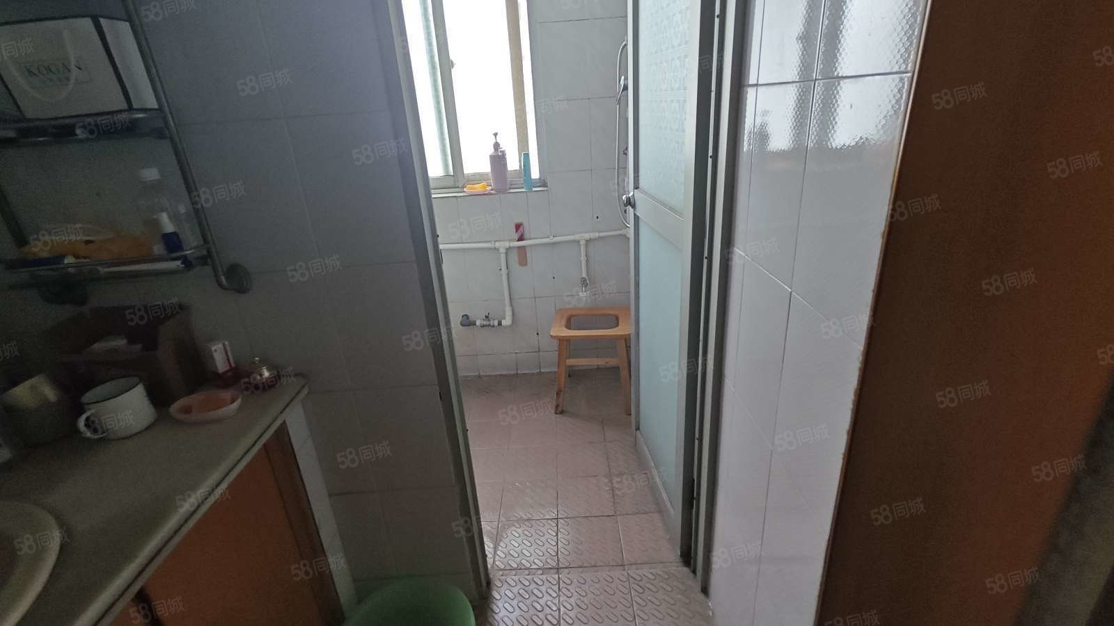 金凤苑3室2厅1卫97㎡南30万