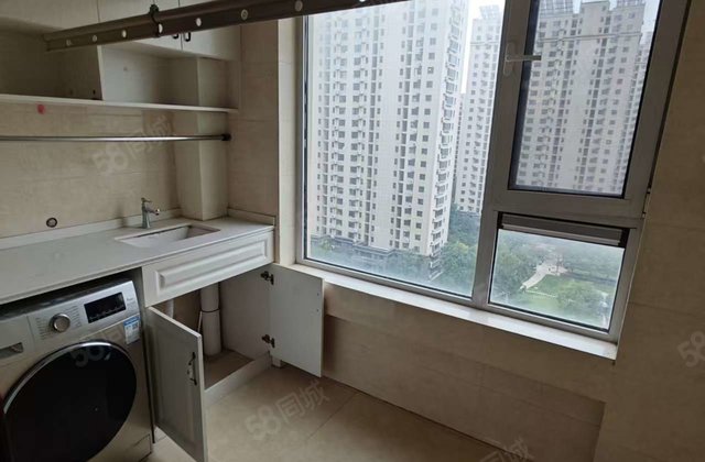 昌润莲城北区 精装三室 西边户 免大税 带车位储藏室 随时看