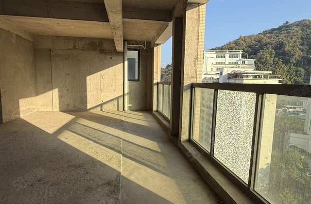 天悦莲馨4室2厅168.57㎡182万二手房图片