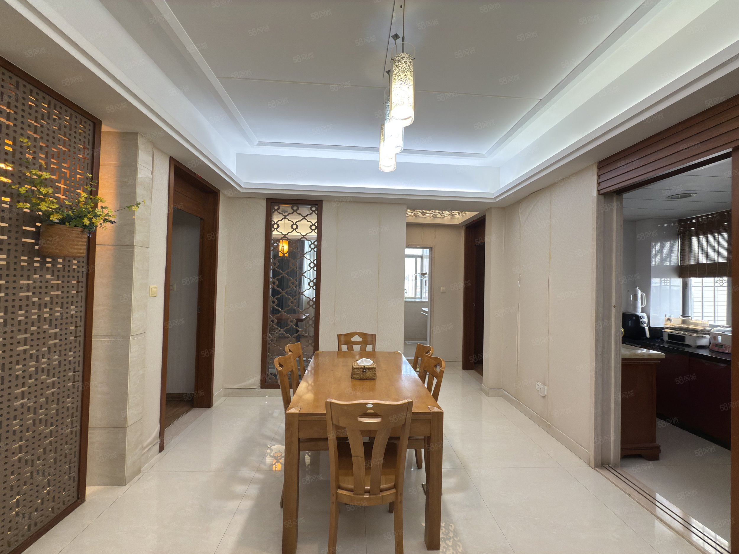 御景湾4室2厅3卫158㎡南北135万