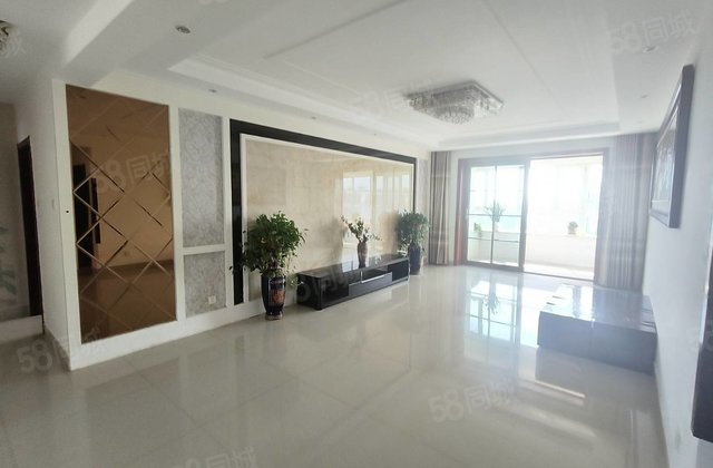 房东    月亮湾三叶草户型双阳台带车位储藏室好楼层