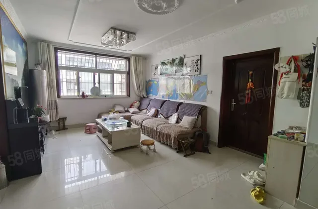 鲁化路鑫东花园120平方三室 免大税 储藏室