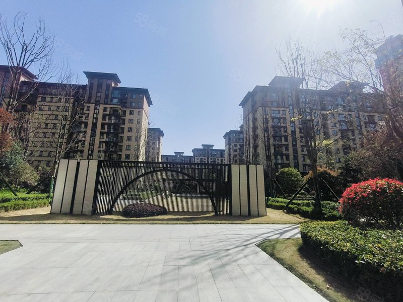 建业城全新精装未住中层136平78万