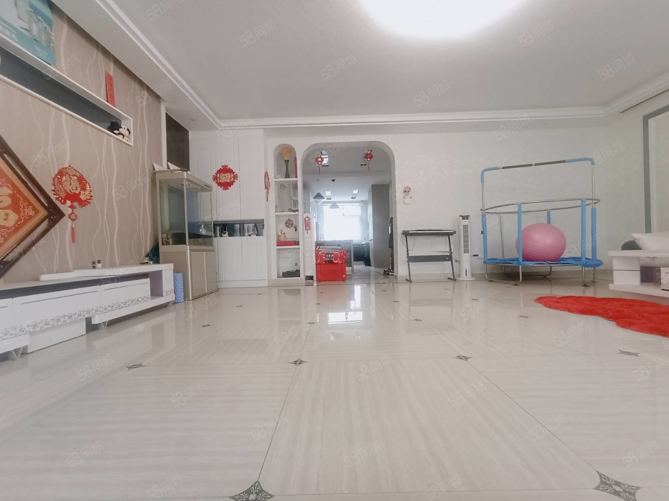 和谐小区3室2厅2卫201㎡南北95万