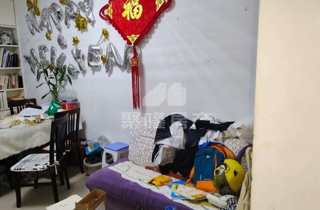 文轩总校，老一中，外国语，依中园，电业局四院。停车方便