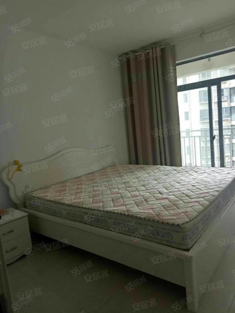 巨人印象小区4室2厅2卫134㎡南45万