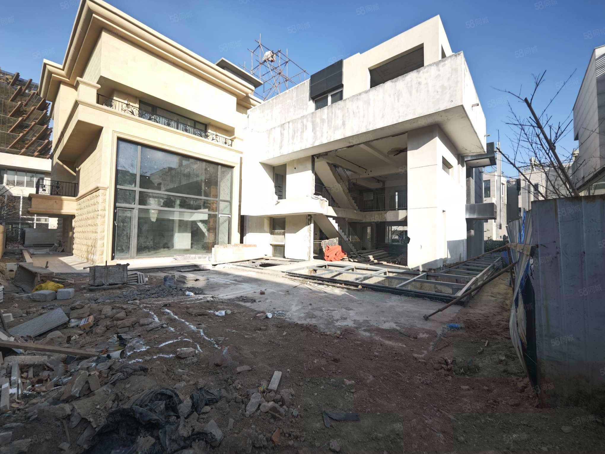 澳景園5室3廳5衛(wèi)435.57㎡南北1690萬