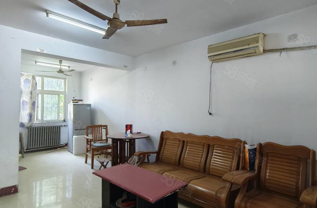 急售，孝心一楼，三室两厅，送车位和储藏室 免大税