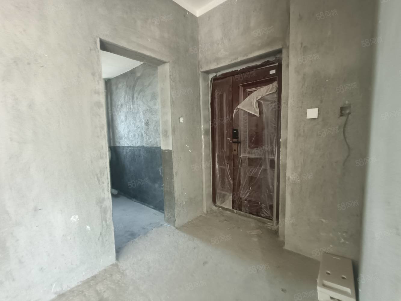 德和领秀广场4室2厅3卫180㎡南北160万