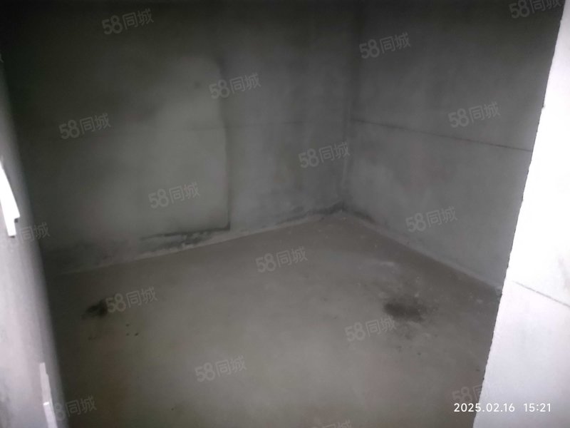 帝纱富仕城3室2厅1卫123㎡南78万