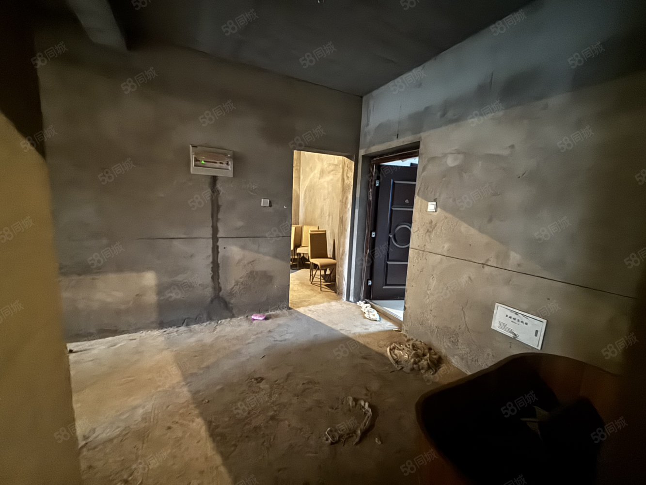 万华庭小区2室2厅1卫81㎡南北34万