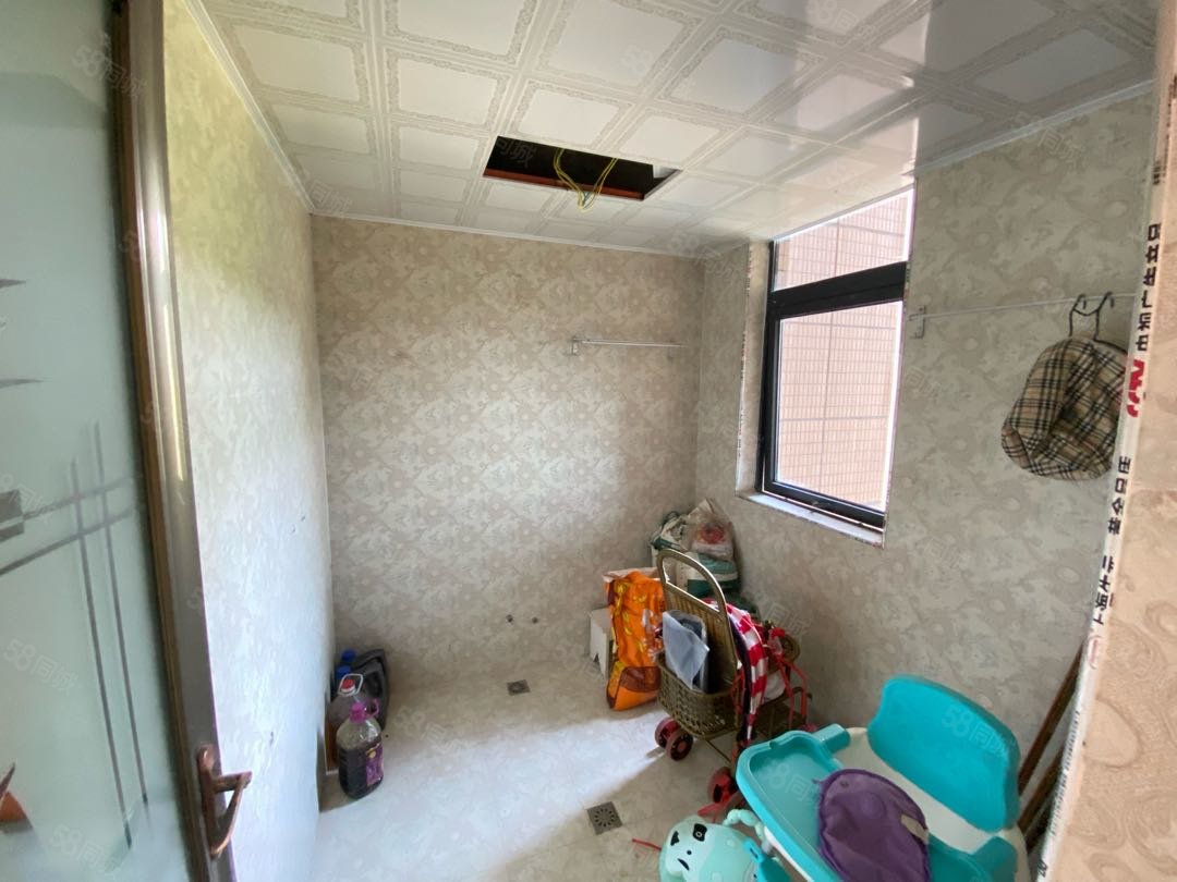 大洋五洲3室2厅2卫104㎡南北56.8万