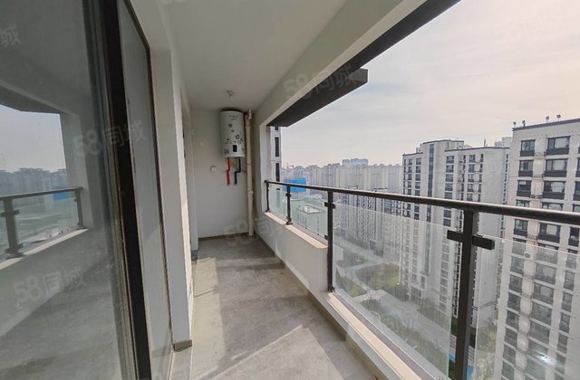 东边户 芳华兰园 新房未注三室双卫带车位 松桂路