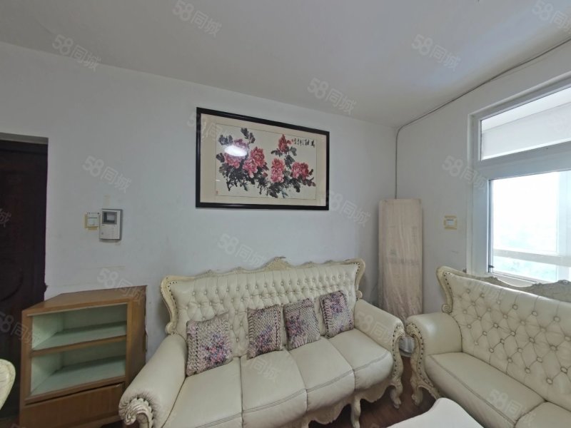 学府名苑 装修好 南北通透 小三居 小区新 出行方便