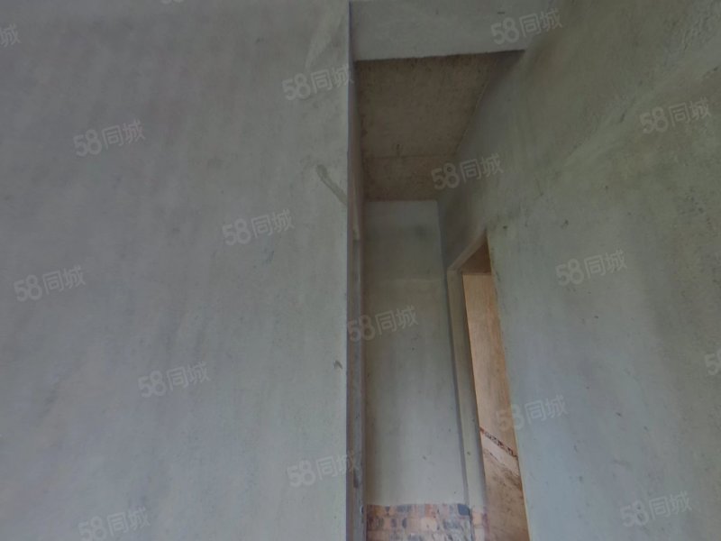 盛世豪庭3室2厅2卫116㎡南北43万