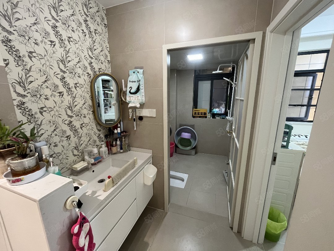 东正棕榈泉2室2厅1卫85㎡南北59.8万