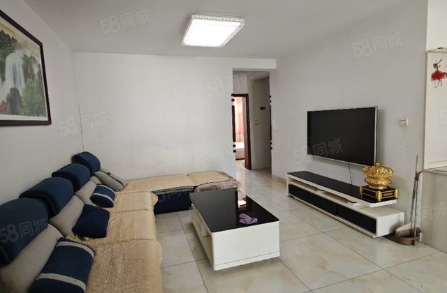 湖边，2016精装地暖三楼，城市主人，名人苑旁送储车位