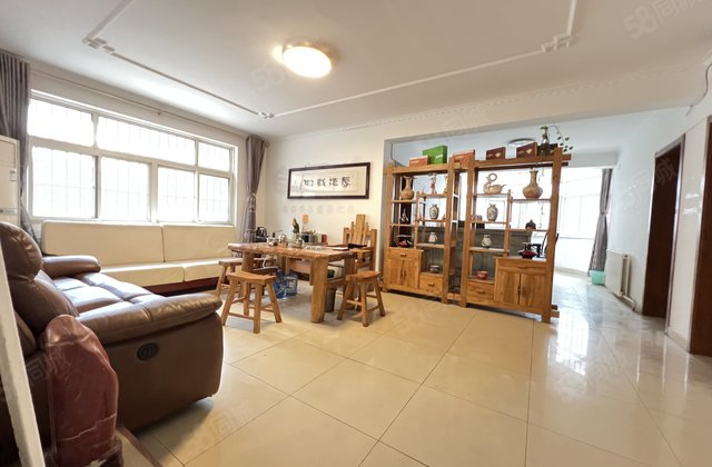 脑科医院对个！天安新村！东边户！免大税！三室！房东急售！