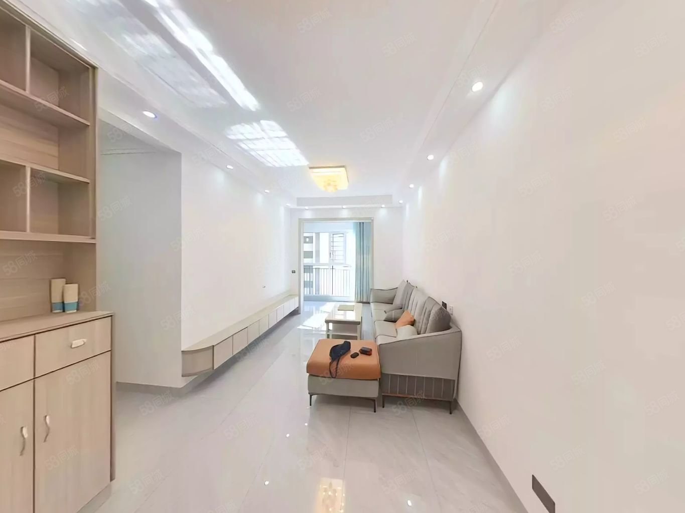 吾悦广场悦湖公馆3室2厅2卫125㎡南北88万