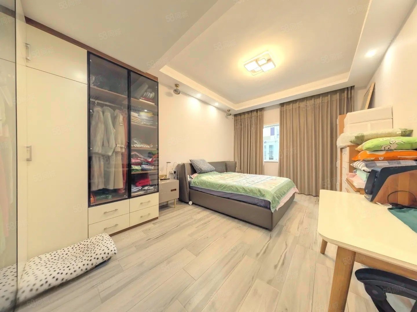 潤(rùn)西山苑4室2廳3衛(wèi)203.19㎡南790萬