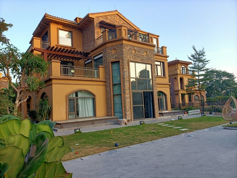 嘉和城依云湾(别墅)7室4厅6卫620㎡南北2200万