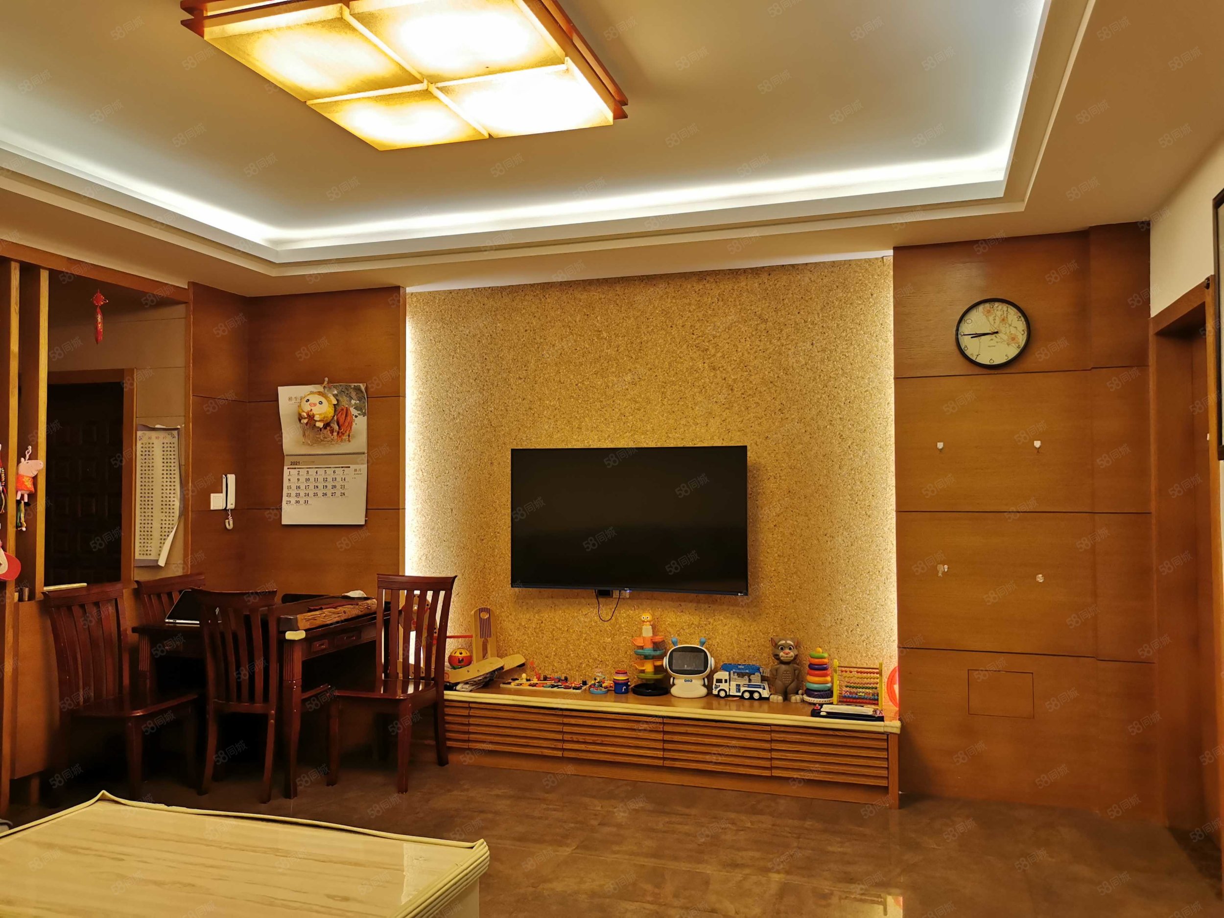 百花华庭3室2厅2卫121㎡南138万