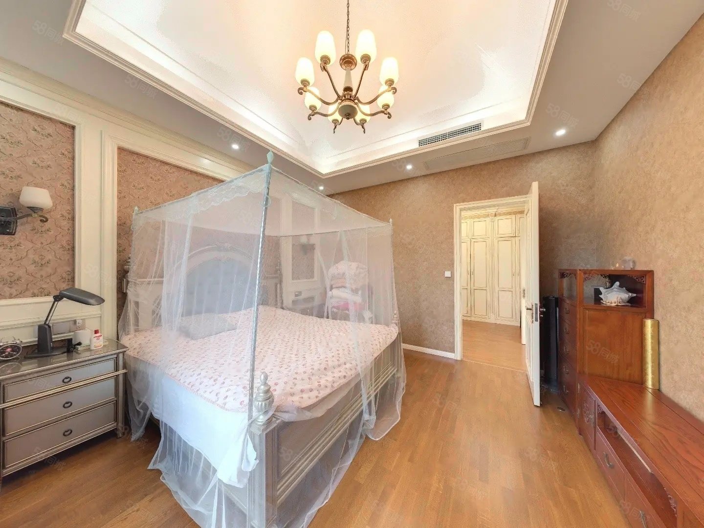 中海墅(東區(qū)別墅)5室2廳5衛(wèi)284.22㎡南北2050萬