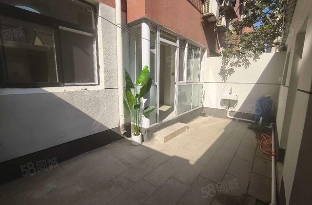 湖边一楼带院子，有外开门，看房方便，金柱绿城，