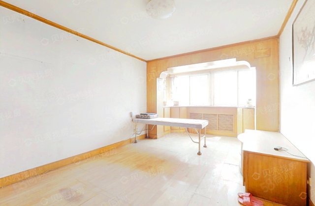 海信北岭山小区4室2厅84.6㎡110万二手房图片