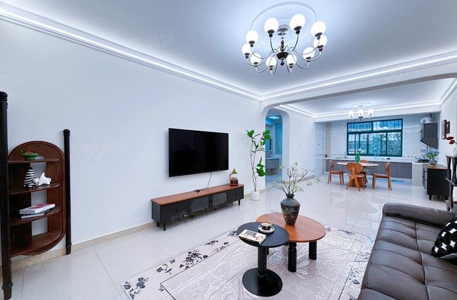 急售开发区滨河花园三室！元宝户型！精装婚房随时看房！送车位