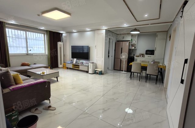 香江 小三居 低密度社区 南北通透 房龄新 医疗配套成熟