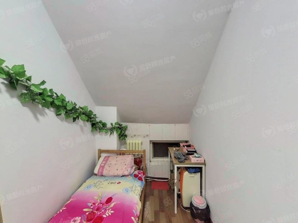 馬坡花園一區(qū)3室2廳1衛(wèi)88.94㎡南北140萬