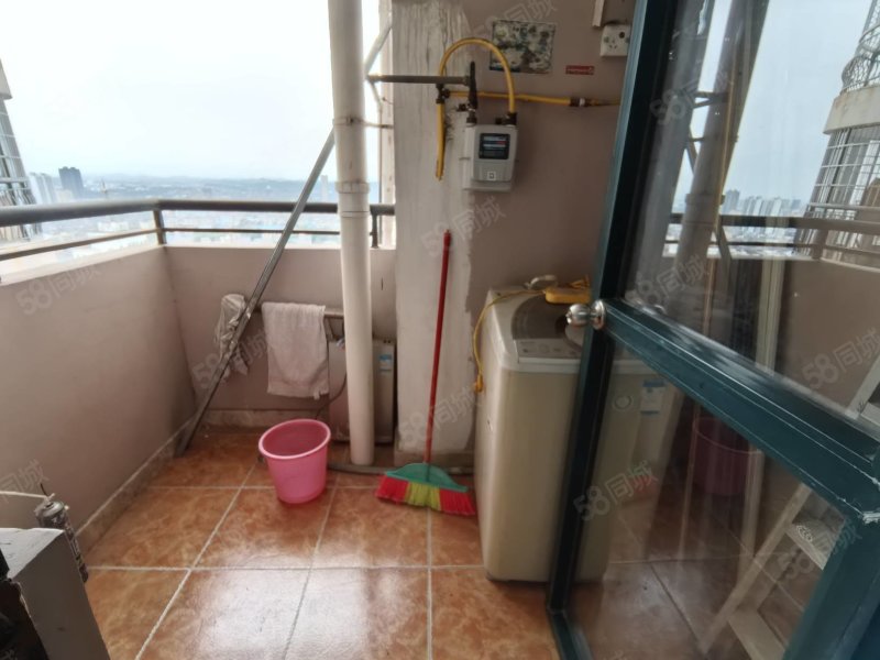 阳光金都小区4室2厅2卫158㎡南北50万